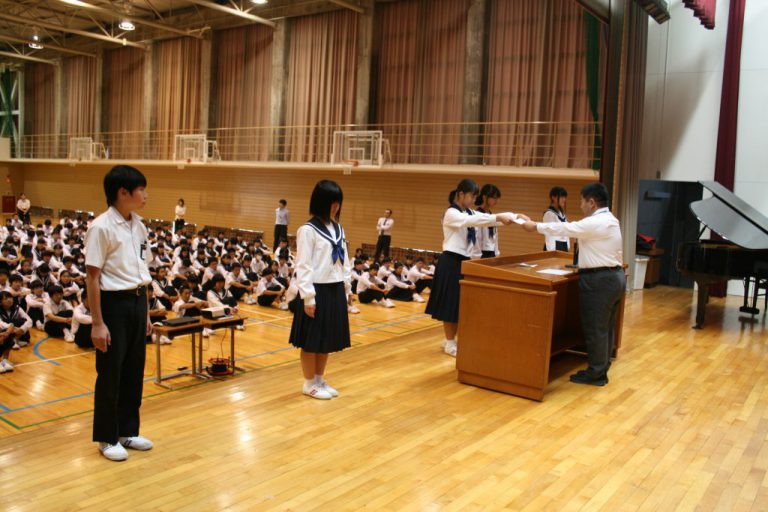 後期生徒会役員認証式・生徒会委員長任命式 7246