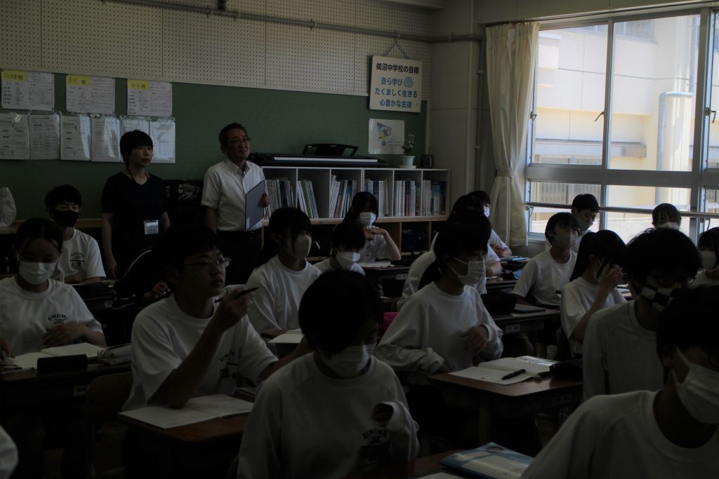 浅野市長さんたちに授業の様子を参観していただきました